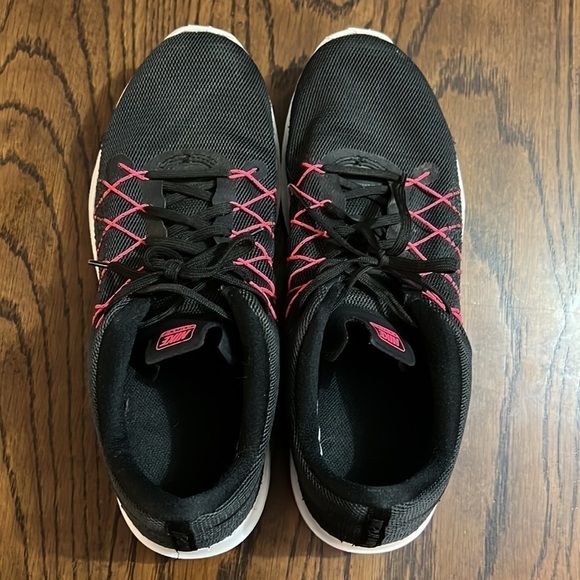 Nike Sneakers Black and Pink Size 10 - Picture 5 of 7